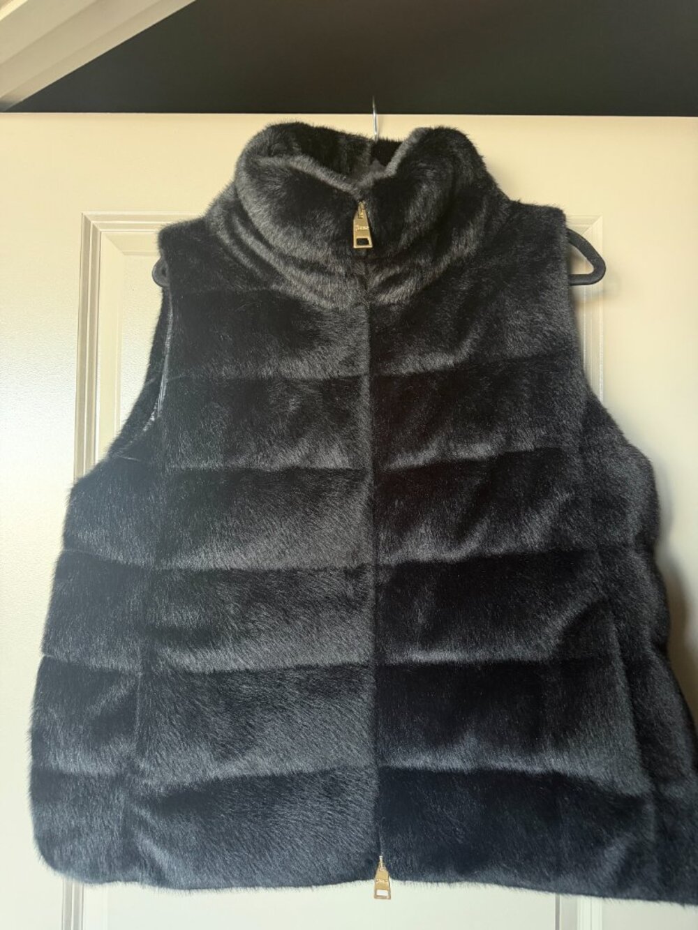 Herno Black Real Fur Vest Size L Like New Luxury Italian